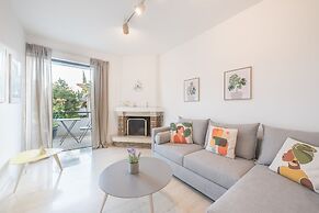 Adelos Maisonette Near Vouliagmeni Beach