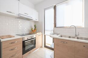 Adelos Maisonette Near Vouliagmeni Beach