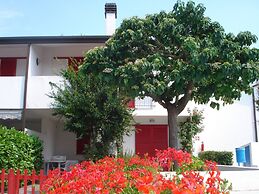 Newly Renovated Villa With Private Garden