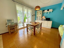 Spacious House for 6 With Pool and Garden