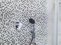 Home for Large Groups, Comfort and Style