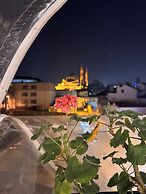 RENOVA OLD CiTY