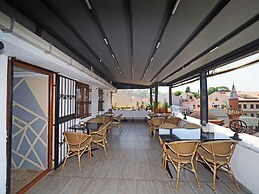 RENOVA OLD CiTY HOTEL