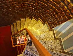 RENOVA OLD CiTY HOTEL