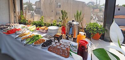 RENOVA OLD CiTY HOTEL