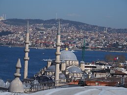 RENOVA OLD CiTY HOTEL