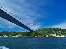 RENOVA OLD CiTY HOTEL