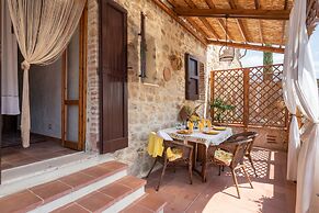 Superior Ground Floor Apartment With Pool View