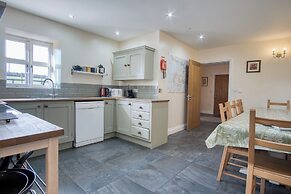 The Chaffhouse - 4 Bedroom - Llangennith