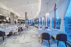 Howard Johnson By Wyndham Lake Serenity Hotel Neijiang