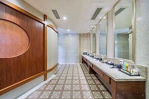 Howard Johnson By Wyndham Lake Serenity Hotel Neijiang