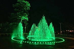 Howard Johnson By Wyndham Lake Serenity Hotel Neijiang