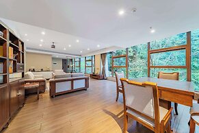 Howard Johnson By Wyndham Lake Serenity Hotel Neijiang