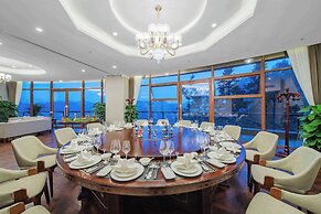 Howard Johnson By Wyndham Lake Serenity Hotel Neijiang