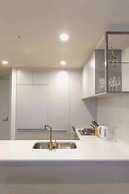 New Spacious 2 Bedroom With Gorgeous City Views