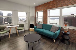 Reside Seattle Downtown, a Wyndham Residence