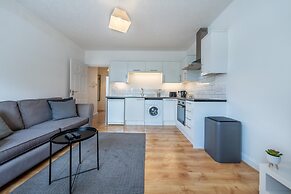 Stansted Airport & Bishops Stortford Town Centre Professional Apartmen