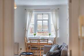 Stansted Airport & Bishops Stortford Town Centre Professional Apartmen