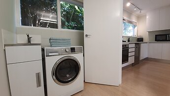 Herne Bay Gem Near Beach - Carpark