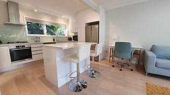 Herne Bay Gem Near Beach - Carpark