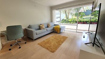 Herne Bay Gem Near Beach - Carpark