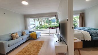 Herne Bay Gem Near Beach - Carpark