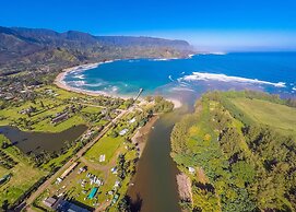 Hanalei Dream 5 Bedroom Home by RedAwning