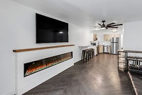 Beautiful Ski-in/ski-out Condo Located On The Eagle Point Resort! 1 Be