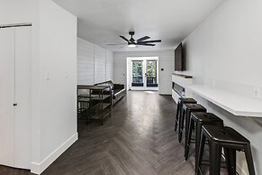 Beautiful Ski-in/ski-out Condo Located On The Eagle Point Resort! 1 Be