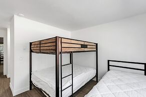 Beautiful Ski-in/ski-out Condo Located On The Eagle Point Resort! 1 Be