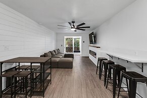 Beautiful Ski-in/ski-out Condo Located On The Eagle Point Resort! 1 Be