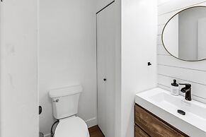 Beautiful Ski-in/ski-out Condo Located On The Eagle Point Resort! 1 Be