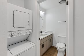 Beautiful Ski-in/ski-out Condo Located On The Eagle Point Resort! 1 Be