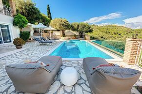 Agios Stefanos Bay - Villa Dimitris