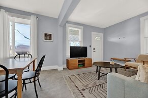 Cozy Cottage In The Heart Of Hyde Park 1 Bedroom Home by RedAwning