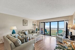 Magnificent Gulf Front Condo Located Directly On The Ocean! 2 Bedroom 