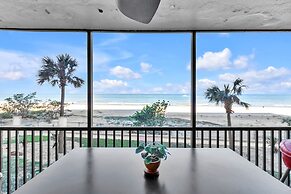 Magnificent Gulf Front Condo Located Directly On The Ocean! 2 Bedroom 