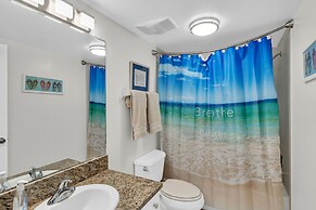 Magnificent Gulf Front Condo Located Directly On The Ocean! 2 Bedroom 