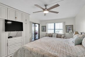 Magnificent Gulf Front Condo Located Directly On The Ocean! 2 Bedroom 