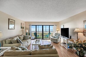 Magnificent Gulf Front Condo Located Directly On The Ocean! 2 Bedroom 