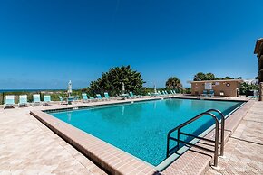 Magnificent Gulf Front Condo Located Directly On The Ocean! 2 Bedroom 