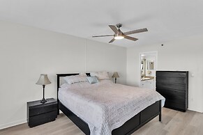 Magnificent Gulf Front Condo Located Directly On The Ocean! 2 Bedroom 