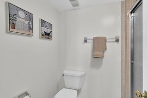 Magnificent Gulf Front Condo Located Directly On The Ocean! 2 Bedroom 