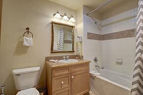 Perfect Ski Condo Steps from the Super Bee & Golf Course - CS325 by Re
