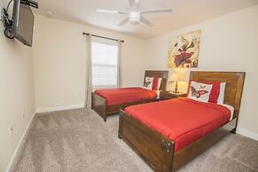 Brenda's Storey Lake Resort Townhome 4 Bedroom Townhouse by Redawning