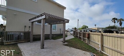 New Waterfront Bungalow Fishermans Paradise 2 Bedroom Home by RedAwnin