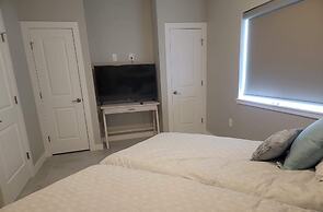 New Waterfront Bungalow Fishermans Paradise 2 Bedroom Home by RedAwnin