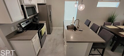 New Waterfront Bungalow Fishermans Paradise 2 Bedroom Home by RedAwnin