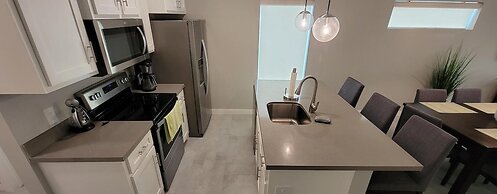 New Waterfront Bungalow Fishermans Paradise 2 Bedroom Home by RedAwnin