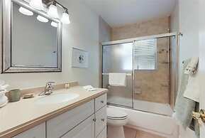 Island Haven 2 Bedroom Home by RedAwning